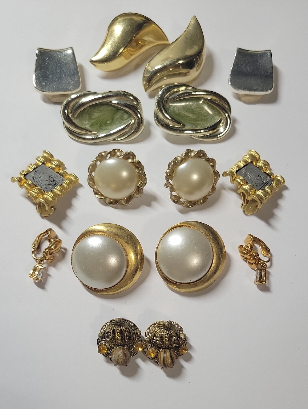 Gold Tone and Pearl Clip On Earrings Lot - Classic Women's Jewelry